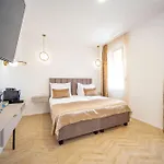 Mariani Luxury In Center