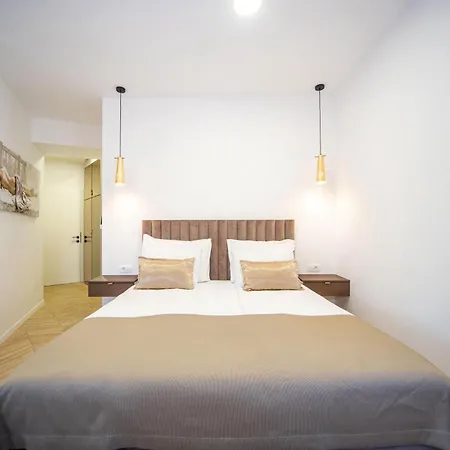 Mariani Luxury In Center *