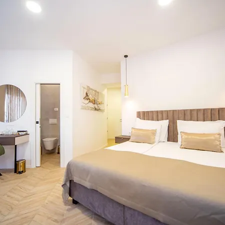 Mariani Luxury In Center *
