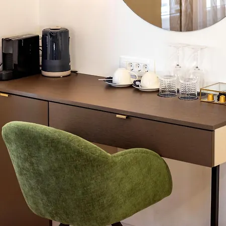 Mariani Luxury In Center Penzion 4*