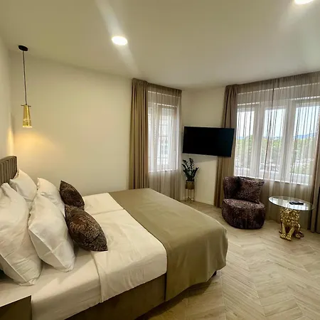 Mariani Luxury In Center Guest house