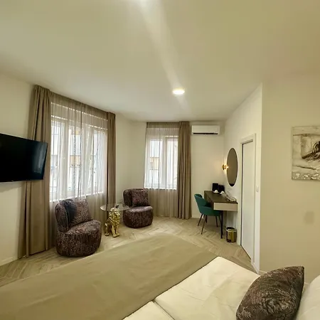 Mariani Luxury In Center *