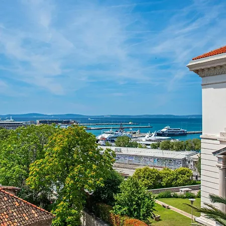 Mariani Luxury In Center