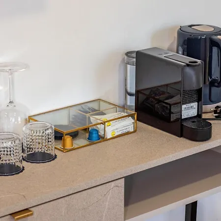 Mariani Luxury In Center בית הארחה 4*