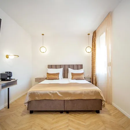 בית הארחה Mariani Luxury In Center 4*