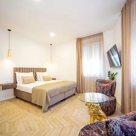 Mariani Luxury In Center בית הארחה 4*