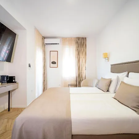 בית הארחה Mariani Luxury In Center