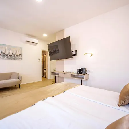 Mariani Luxury In Center בית הארחה